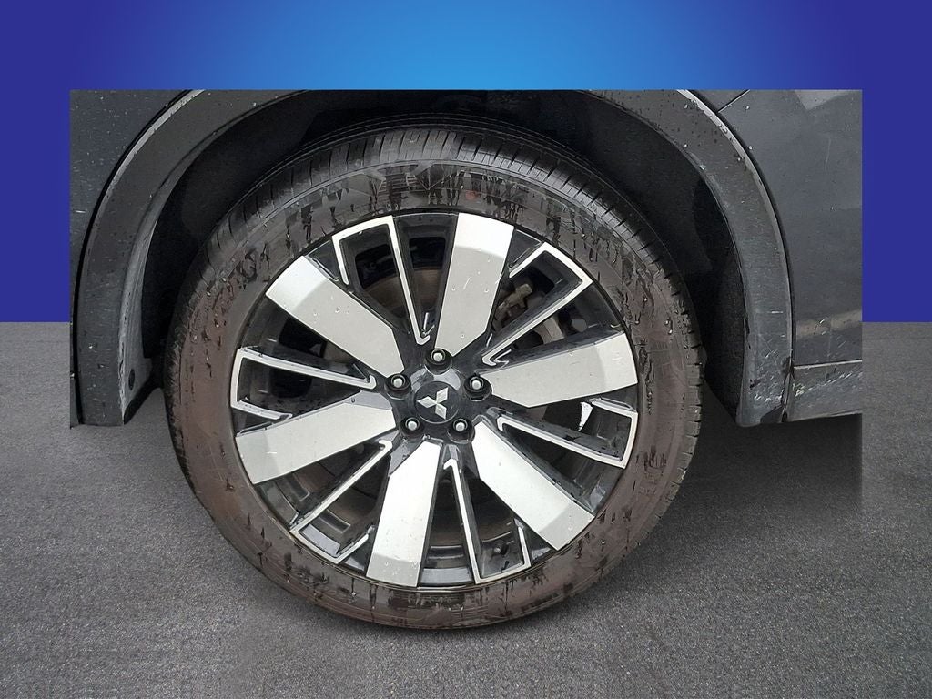 2025 Mitsubishi Outlander Base