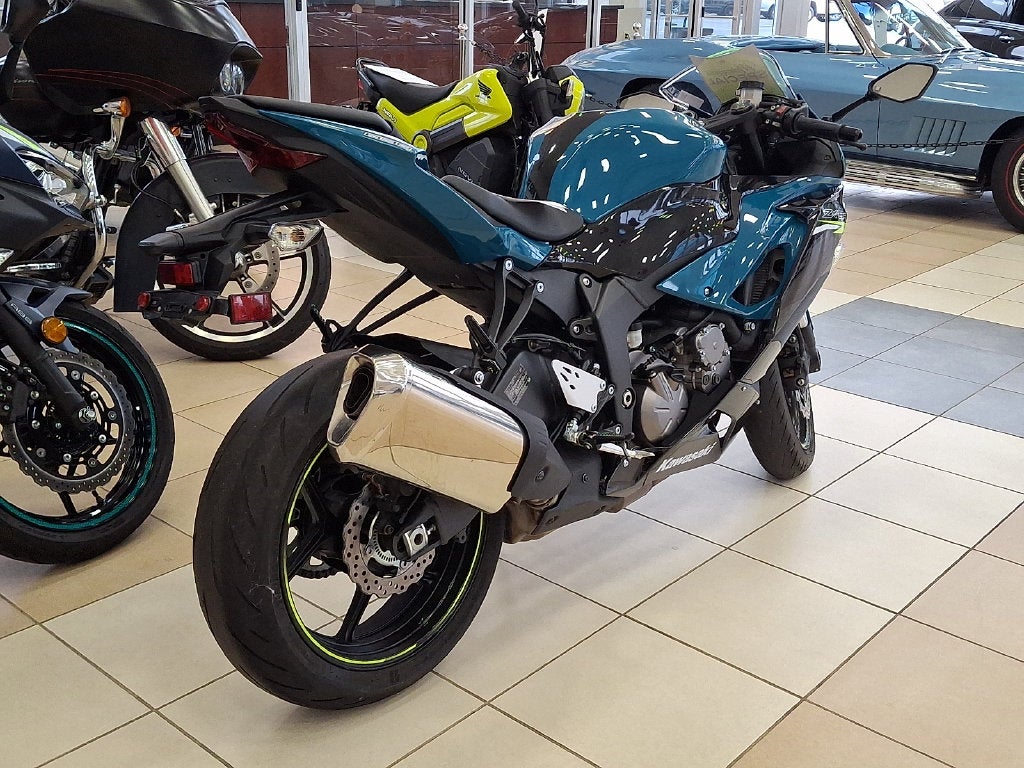 2021 Kawasaki Ninja ZX-6R Base