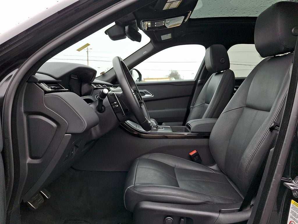 2025 Land Rover Range Rover Velar Dynamic SE