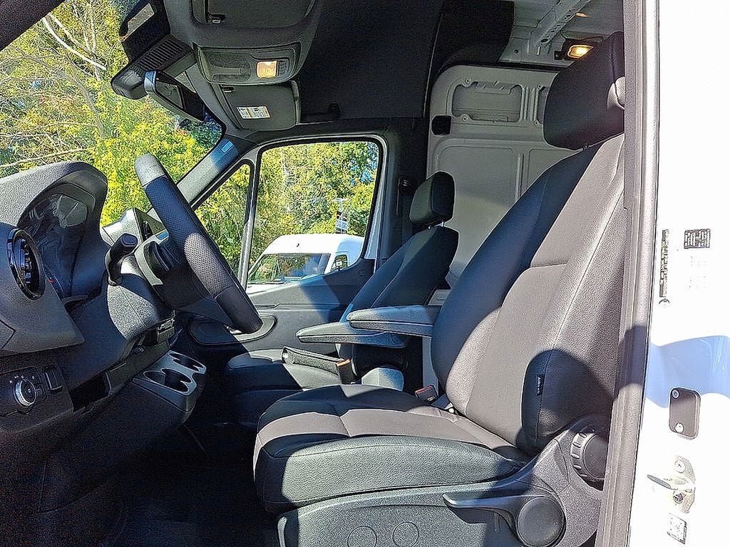 2025 Mercedes-Benz Sprinter 2500 High Roof