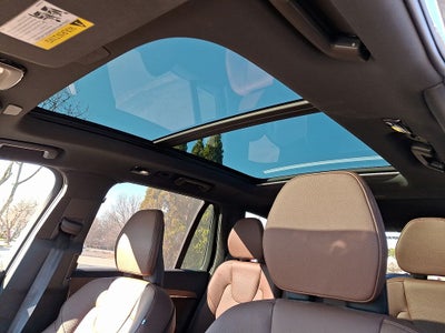 2025 Volvo XC90 B5 Plus