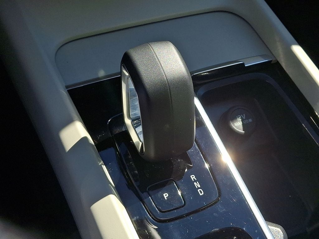 2025 Volvo XC60 B5 Core