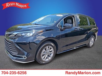 2024 Toyota Sienna XLE 8 Passenger