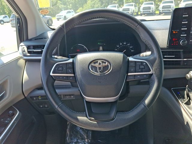 2024 Toyota Sienna XLE 8 Passenger