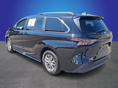 2024 Toyota Sienna XLE 8 Passenger