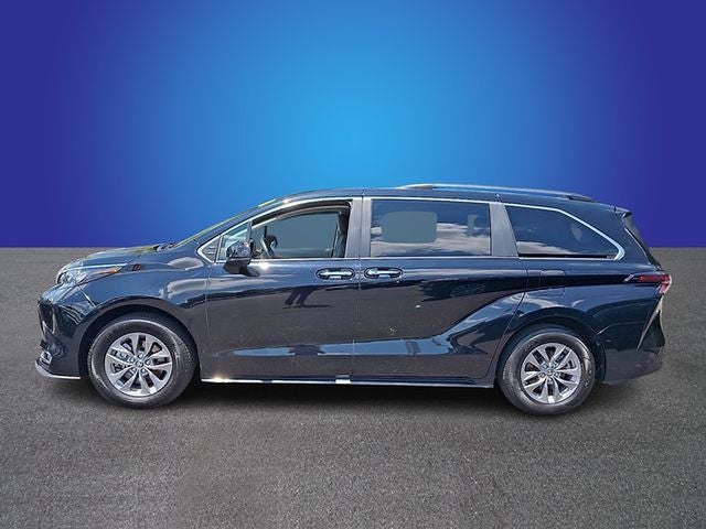 2024 Toyota Sienna XLE 8 Passenger